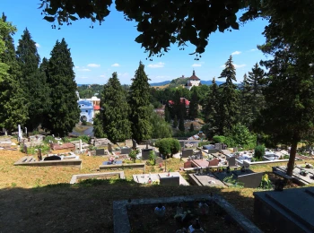 Júl 2022 - horúci letný deň v cintoríne