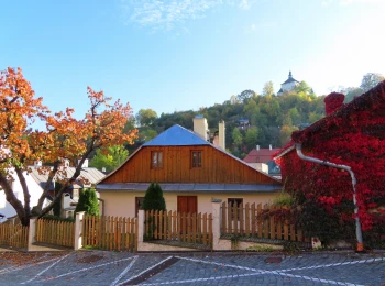 Jeseň 2022 - pohľad z Farskej ulice