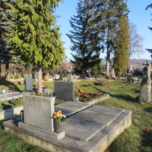 Stredný cintorín na Štefultove